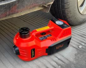 國慶越野長(zhǎng)途旅游可以選電動(dòng)臥式千斤頂